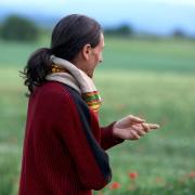 large_1. Copie – Portrait Eric Belric champs coquelicots – 2014-04 Belric 1 par Etienne